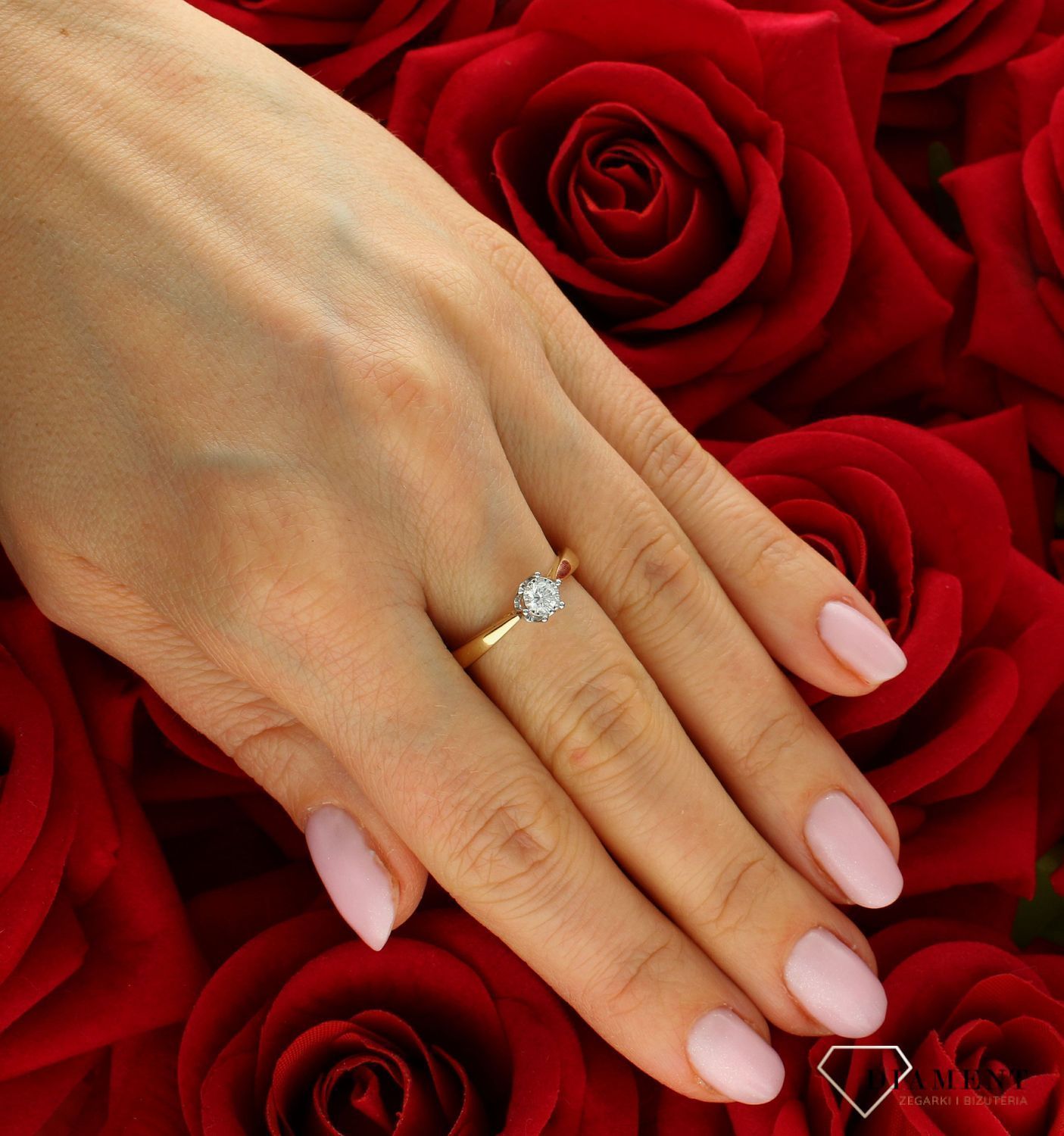 Złoty Pierścionek zaręczynowy 585 z Diamentem rozmiar 13 0,08 ct R88312 YW. Złoty pierścionek z diamentem. Złoty pierścionek zaręczynowy. Pierścionek zaręczynowy złoty. Zło9ty pierścionek z kamieniem szlachetnym. Pierścionek złoty damskie id.jpg